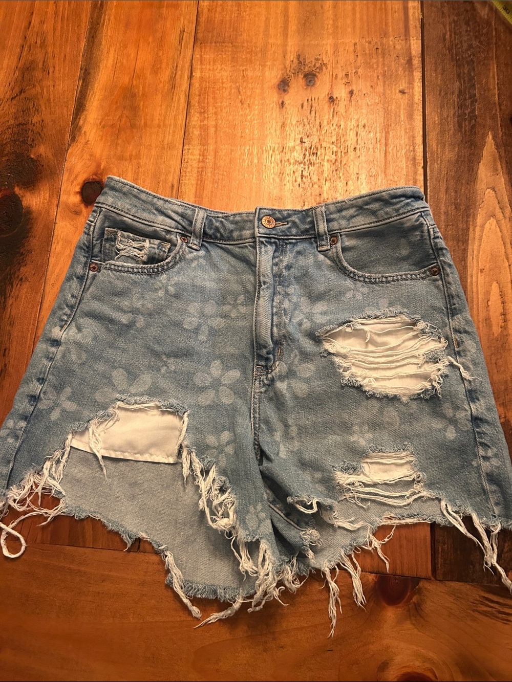 American Eagle Outfitters Light Blue Distressed Floral Patch Denim Shorts